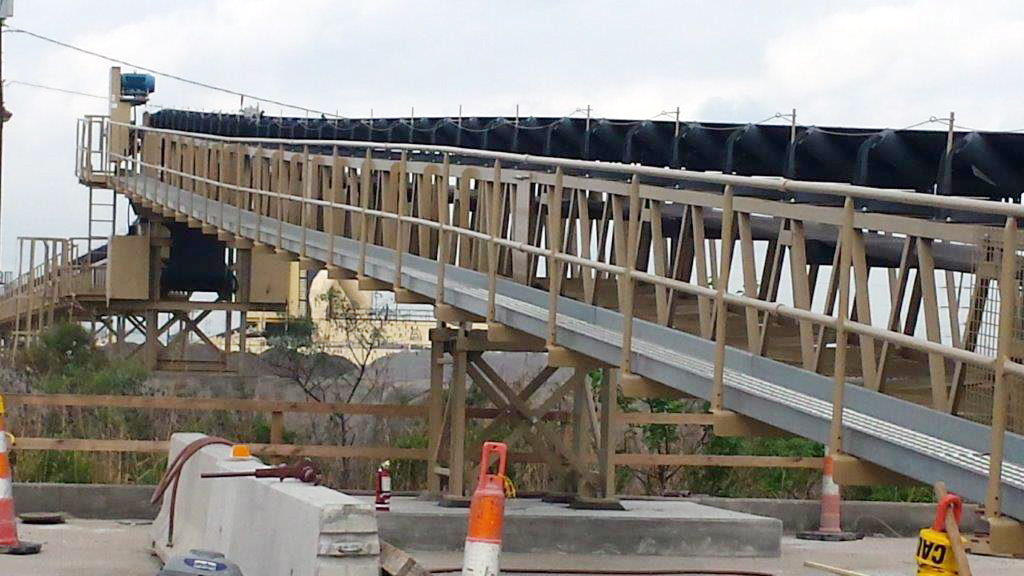 CSM BARGE UNLOADING